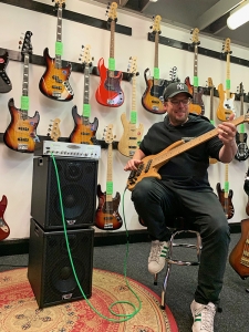 Drew Dedman, from Bass Workshop in Melbourne Australia, demonstrating WJ 1×10 bass guitar passive cabinets with the WJBA2 1000 Watt Bass Guitar Amplifier