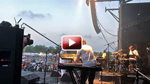 Nick Colionne at Seabreeze Jazz Festival 2018, Garrett Body on bass guitar